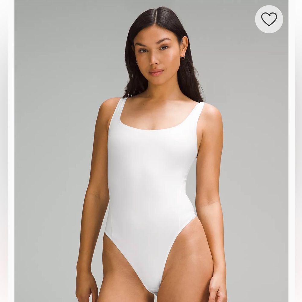 Lululemon white top